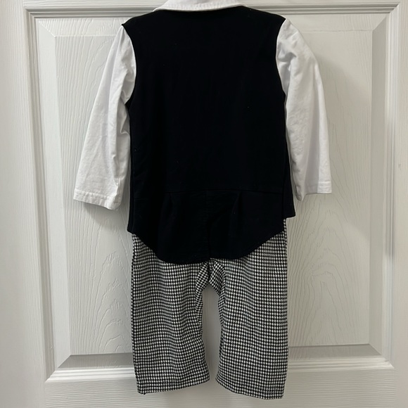 Cute Baby Boy Onesie with Collar and Bow - Picture 4 of 4